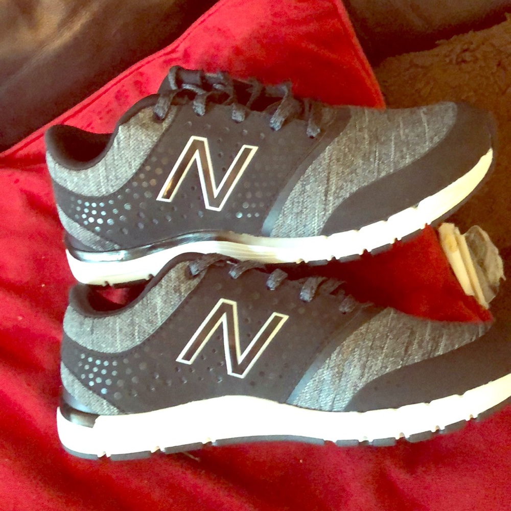 Size 7.5 D (wide) sneakers NWOT